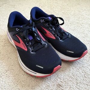 Brooks Adrenaline GTS 22
